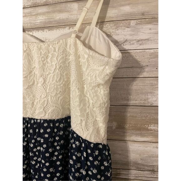 Candies Women’s Maxi Fairy Floral Crochet Lace Spaghetti Strap Dress NWT Large - Picture 6 of 8